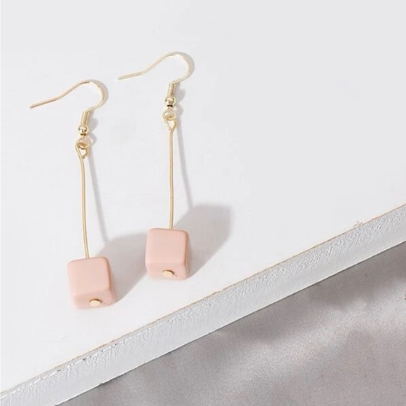 Peach Beige Geometric Square Dangle Earrings - Picture 3 of 3